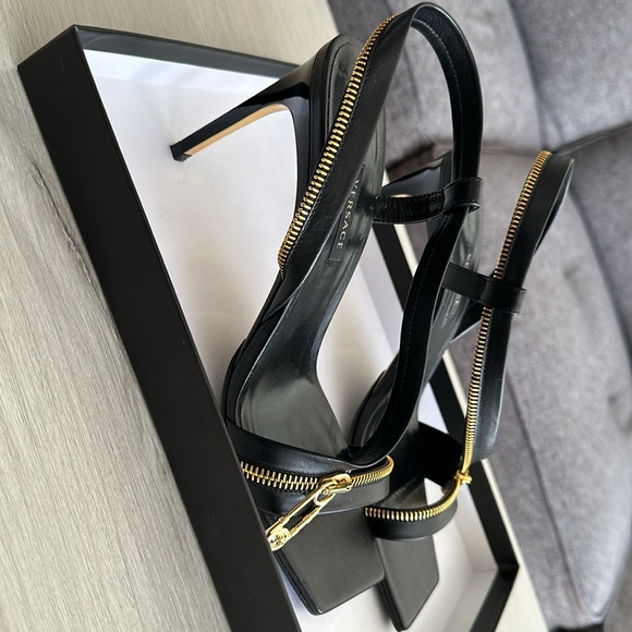 Authentic Versace heals - Picture 10 of 11